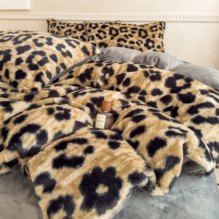 91家纺网 家纺一手货源 找家纺 橘子家 2025新款轻奢兔绒高克重四件套 豹纹-咖