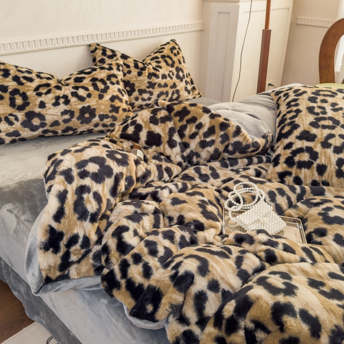 91家纺网 家纺一手货源 找家纺 橘子家 2025新款轻奢兔绒高克重四件套 豹纹-咖