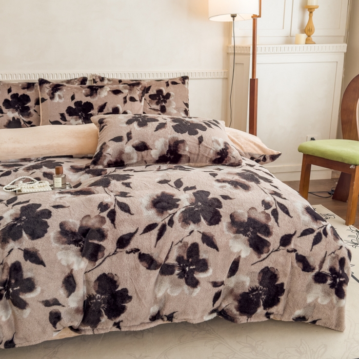 91家纺网 家纺一手货源 找家纺 橘子家 2025新款轻奢兔绒高克重四件套 彼岸花开