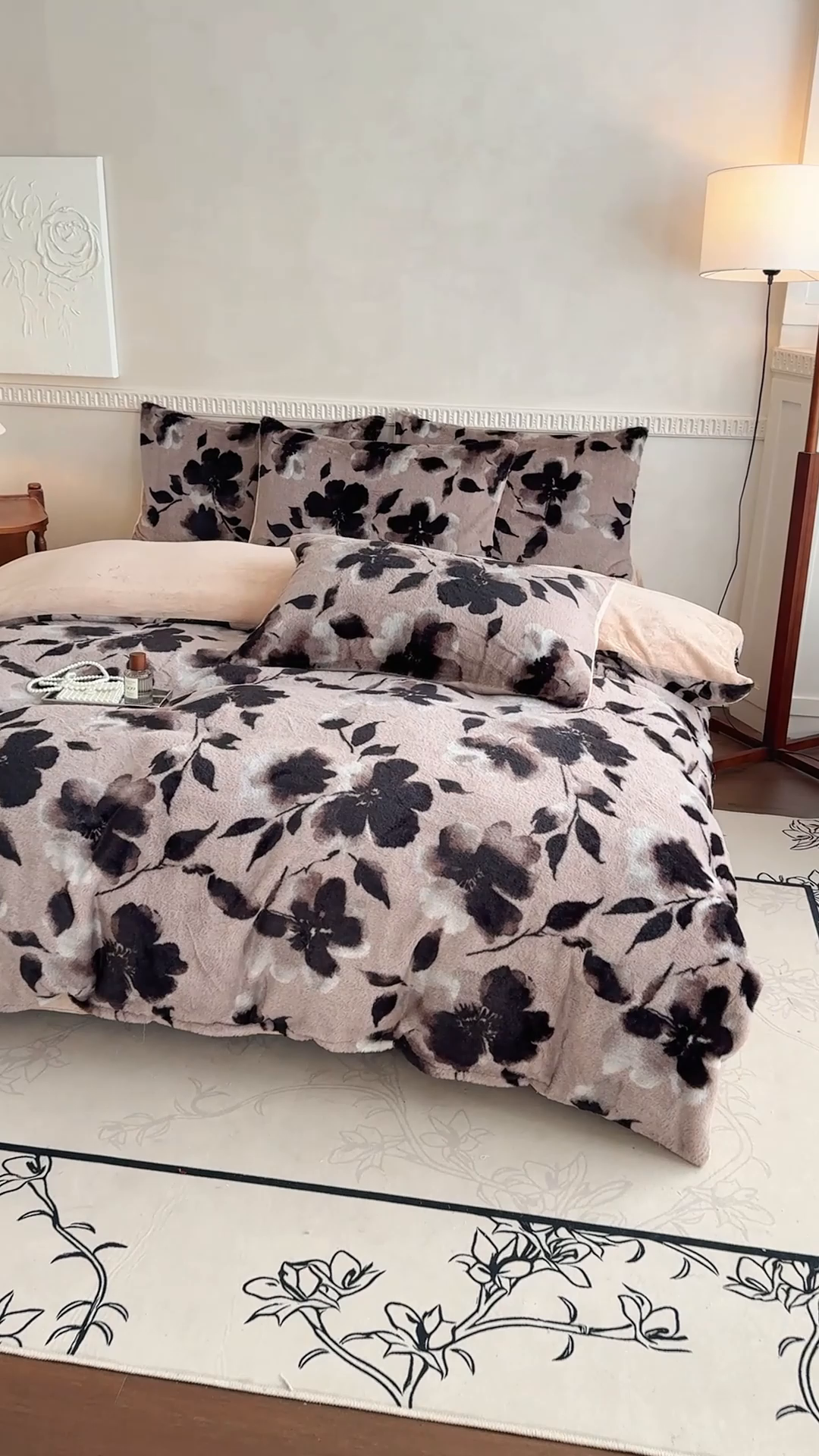 91家纺网 家纺一手货源 找家纺 橘子家 2025新款轻奢兔绒高克重四件套 彼岸花开