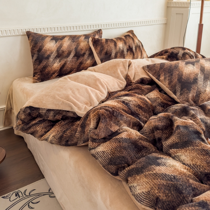 91家纺网 家纺一手货源 找家纺 橘子家 2025新款轻奢兔绒高克重四件套 简爱