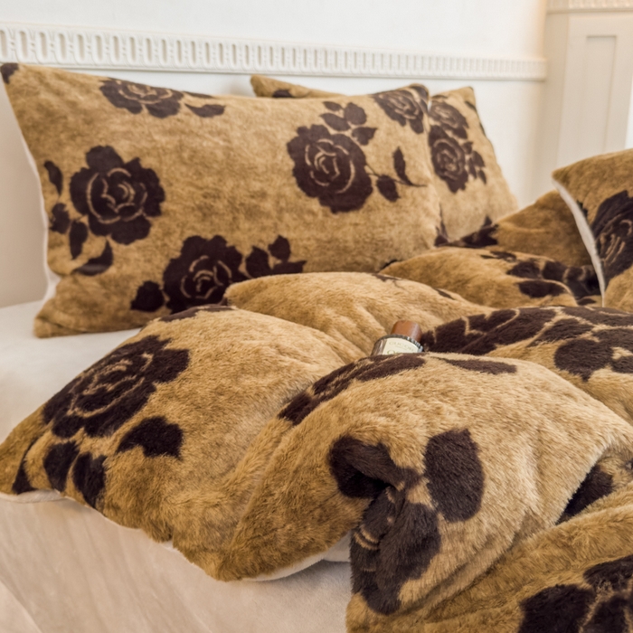 91家纺网 家纺一手货源 找家纺 橘子家 2025新款轻奢兔绒高克重四件套 玫瑰花