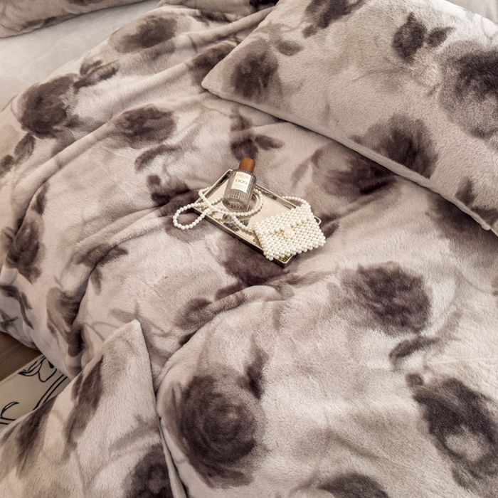 91家纺网 家纺一手货源 找家纺 橘子家 2025新款轻奢兔绒高克重四件套 绮梦