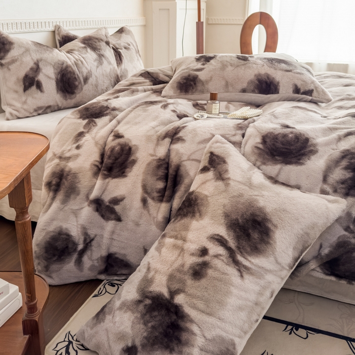 91家纺网 家纺一手货源 找家纺 橘子家 2025新款轻奢兔绒高克重四件套 绮梦