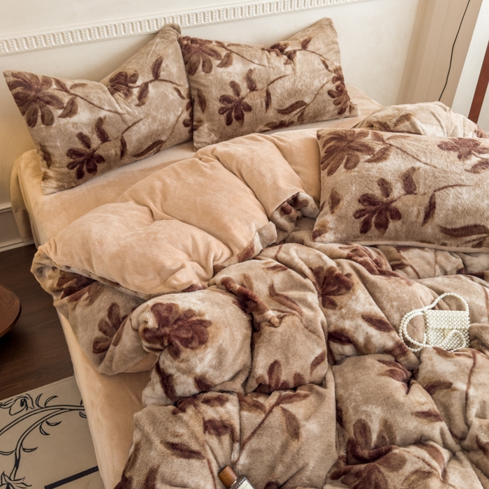 91家纺网 家纺一手货源 找家纺 橘子家 2025新款轻奢兔绒高克重四件套 燕尾花