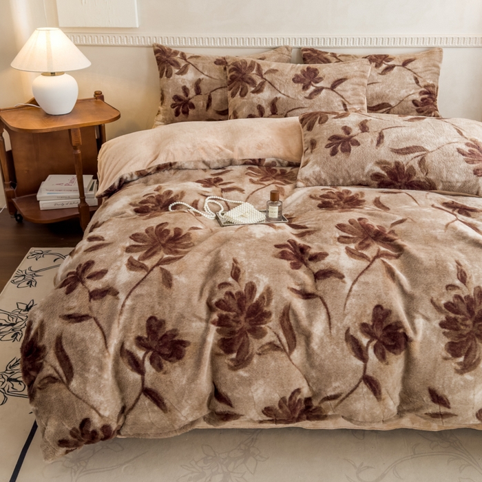 91家纺网 家纺一手货源 找家纺 橘子家 2025新款轻奢兔绒高克重四件套 燕尾花