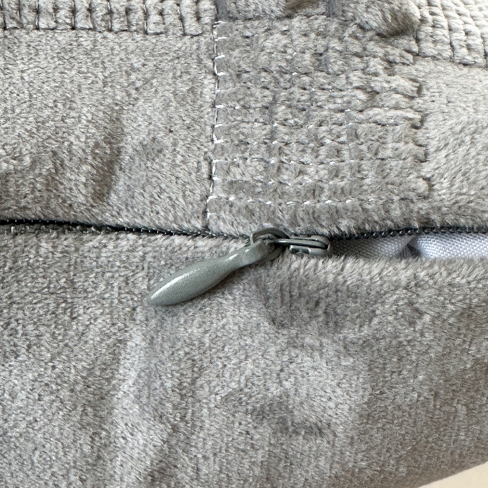 91家纺网 家纺一手货源 找家纺 （总）新奇异 2025新款泡泡格抱枕