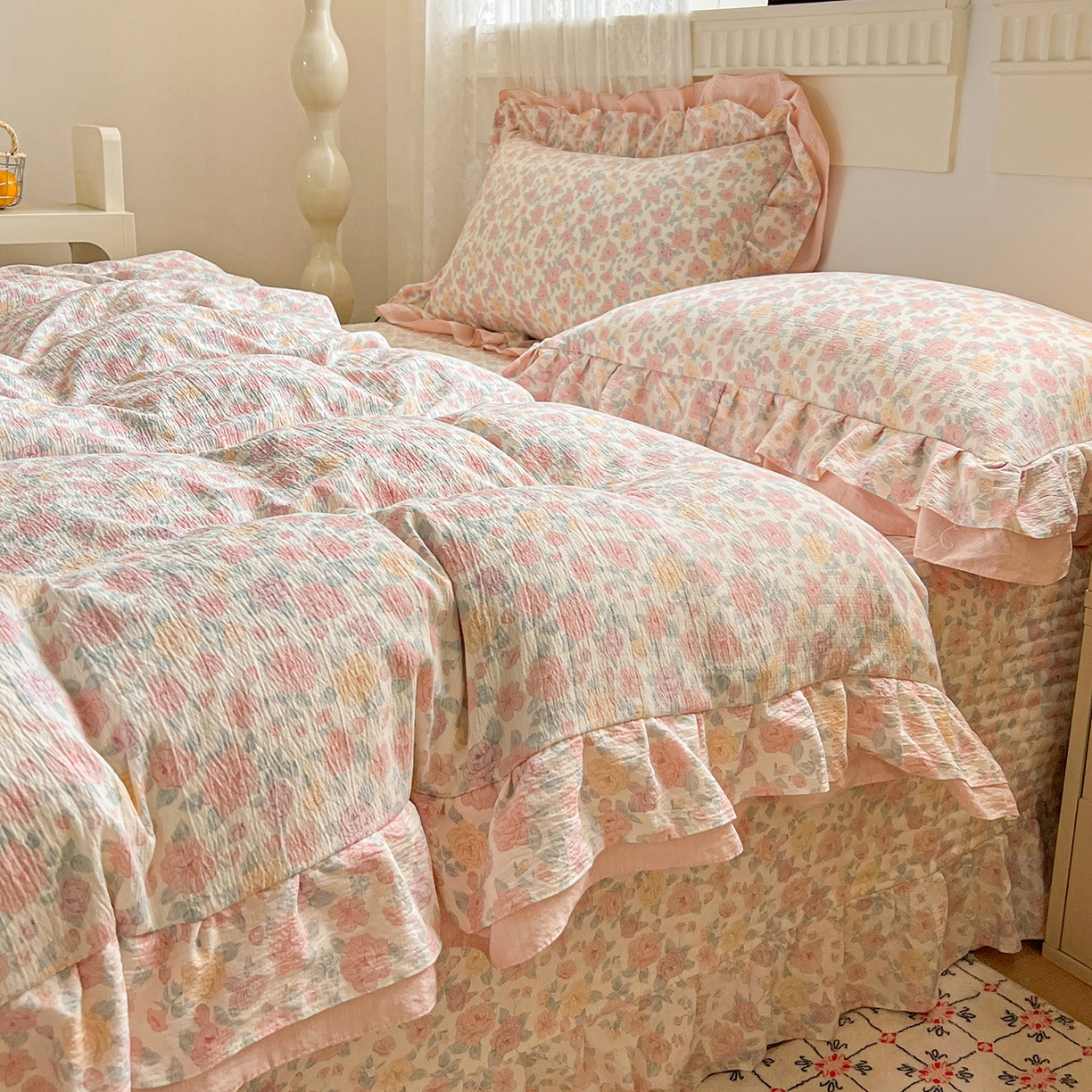 91家纺网 家纺一手货源 找家纺 富米莱（原臻工厂） 2025新款双层花边高克重亲肤棉云柔棉床盖床单四件套 芊芊花海