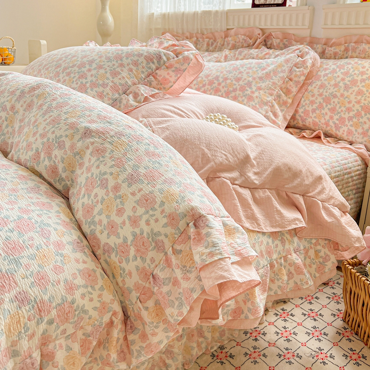 91家纺网 家纺一手货源 找家纺 富米莱（原臻工厂） 2025新款双层花边高克重亲肤棉云柔棉床盖床单四件套 芊芊花海