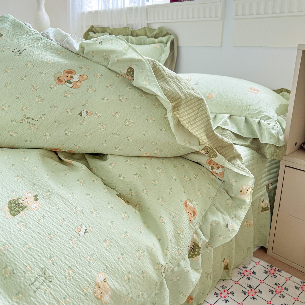 91家纺网 家纺一手货源 找家纺 富米莱（原臻工厂） 2025新款双层花边高克重亲肤棉云柔棉床盖床单四件套 绿色小象