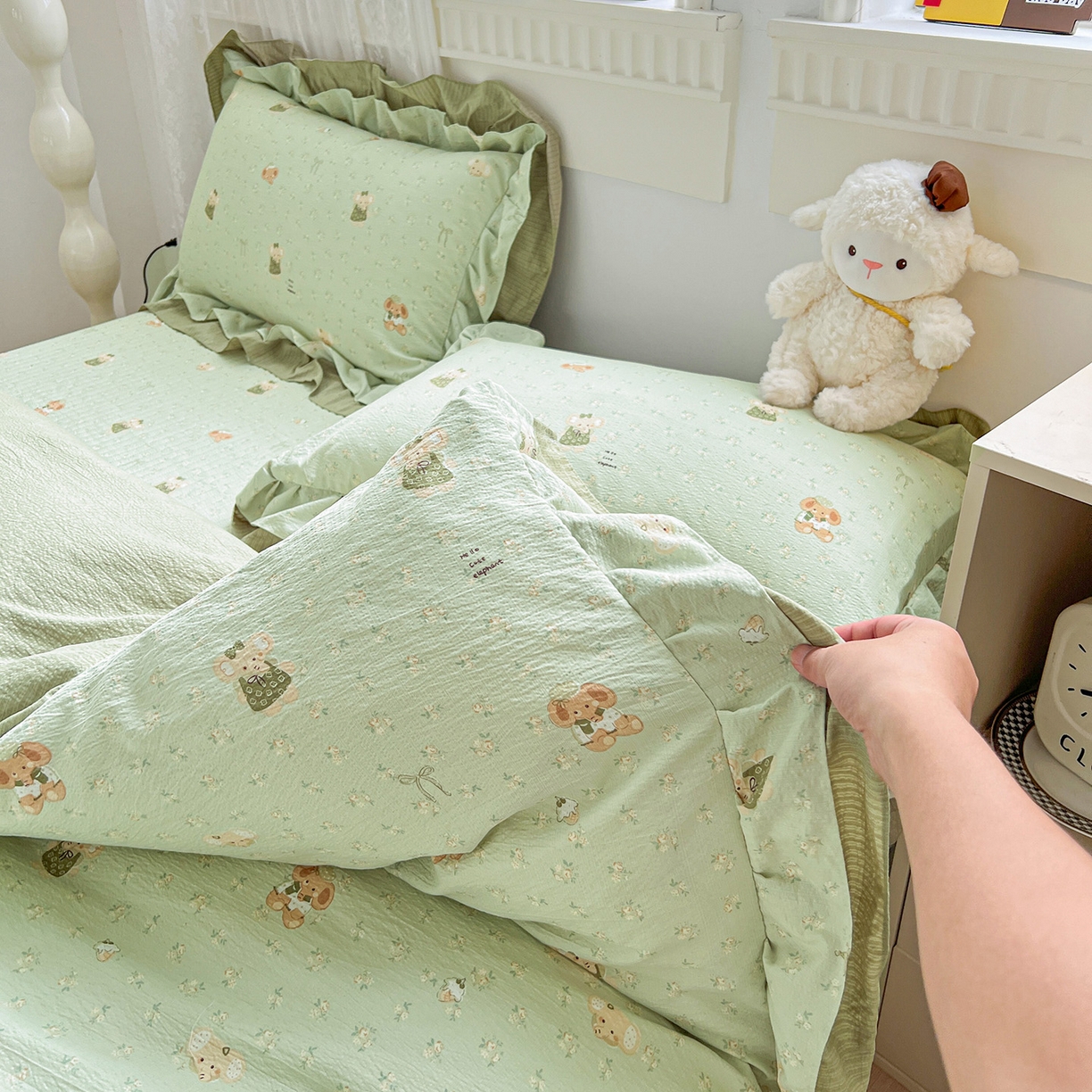 91家纺网 家纺一手货源 找家纺 富米莱（原臻工厂） 2025新款双层花边高克重亲肤棉云柔棉床盖床单四件套 绿色小象