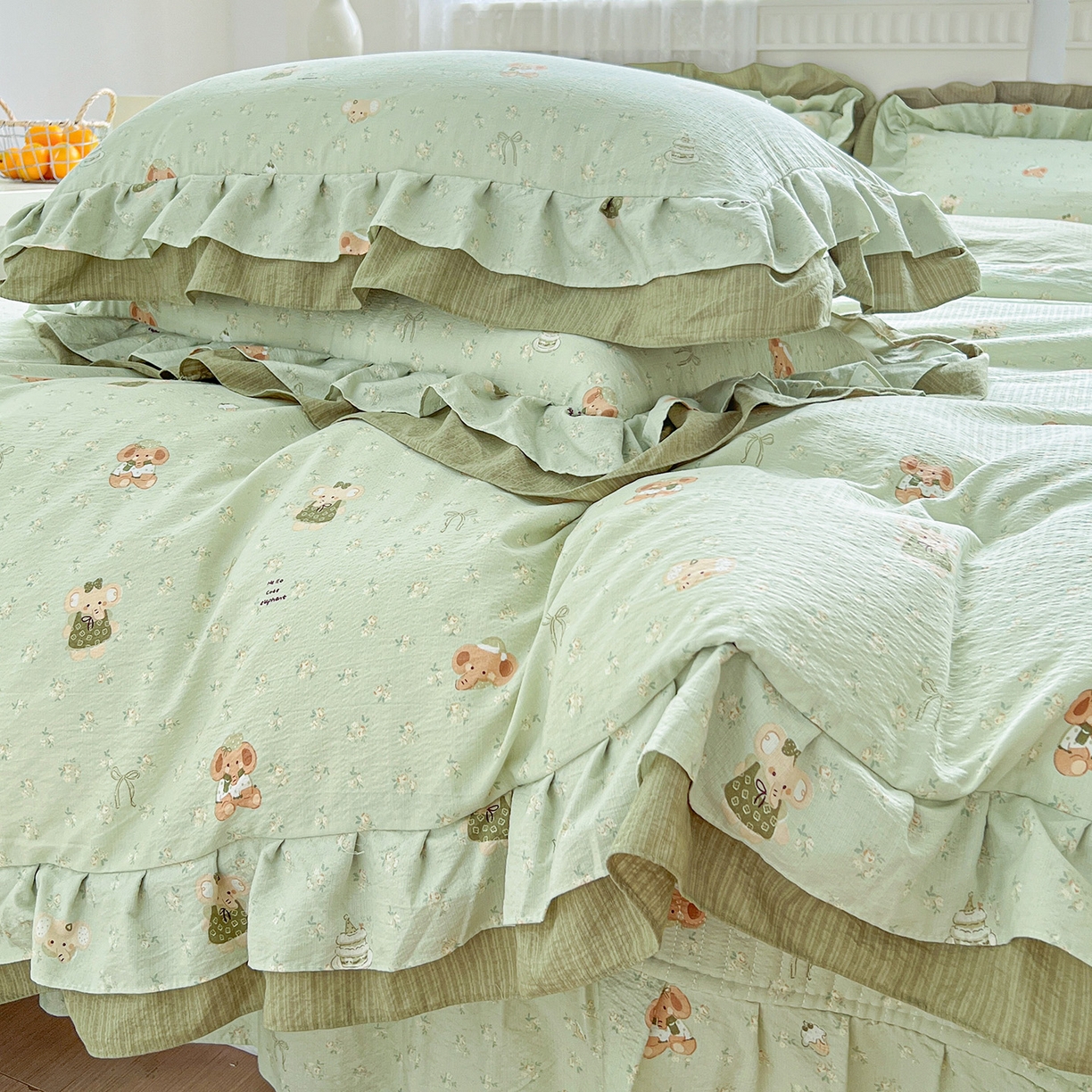 91家纺网 家纺一手货源 找家纺 富米莱（原臻工厂） 2025新款双层花边高克重亲肤棉云柔棉床盖床单四件套 绿色小象