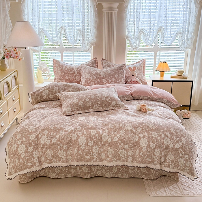 91家纺网 家纺一手货源 找家纺 （总）韩约家纺 2025新款1全棉镂空双色刺绣花边床单款加厚棉麻四件套