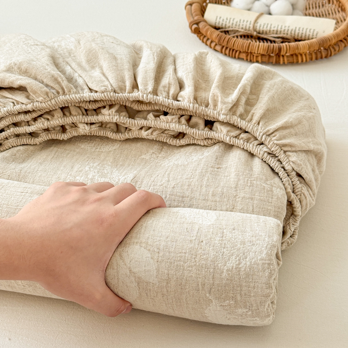 91家纺网 家纺一手货源 找家纺 眠博士 2025新款A类棉麻双层纱提花床笠 棉麻双层纱床笠-丛境花语