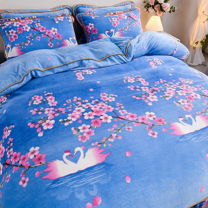 91家纺网 家纺一手货源 找家纺 静缘分 2025新款230克特厚8.5斤牛奶绒金貂绒床裙款保暖四件套-一见钟情