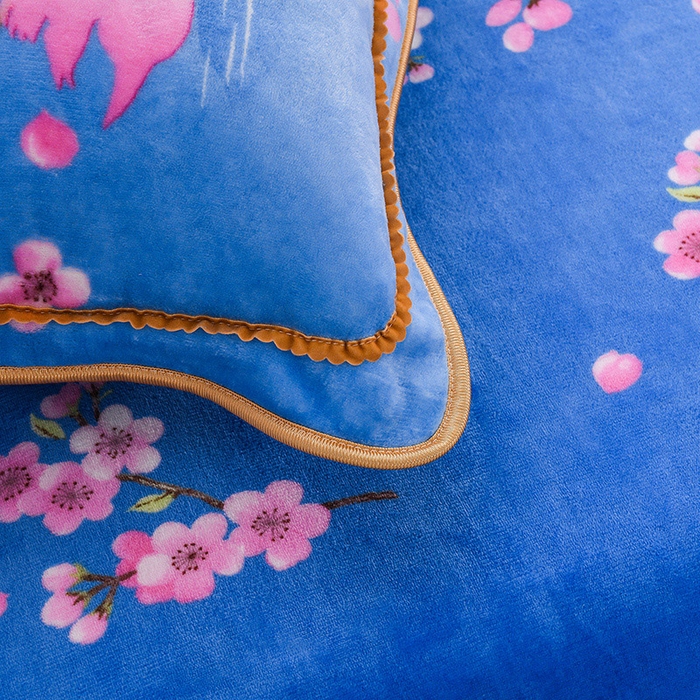 91家纺网 家纺一手货源 找家纺 静缘分 2025新款230克特厚8.5斤牛奶绒金貂绒床裙款保暖四件套-一见钟情