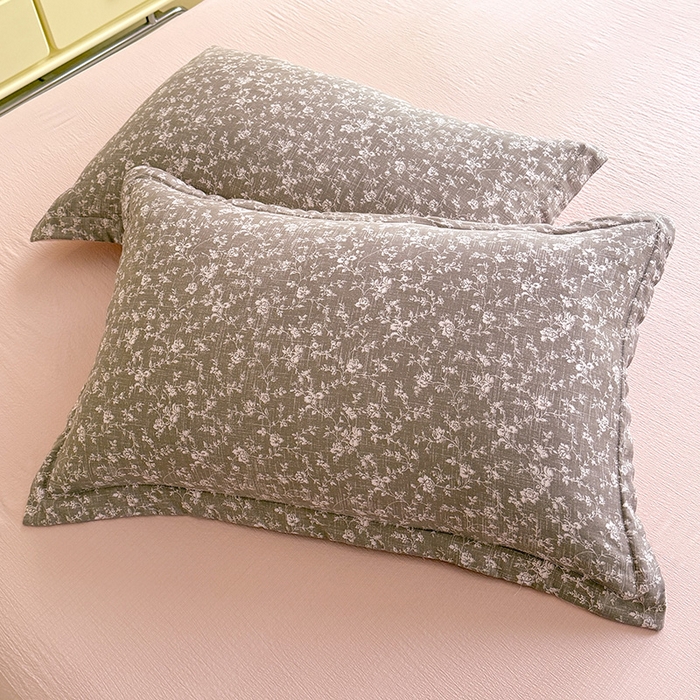 91家纺网 家纺一手货源 找家纺 韩约家纺 2025新款1全棉镂空双色刺绣花边床单款加厚棉麻四件套 朝歌