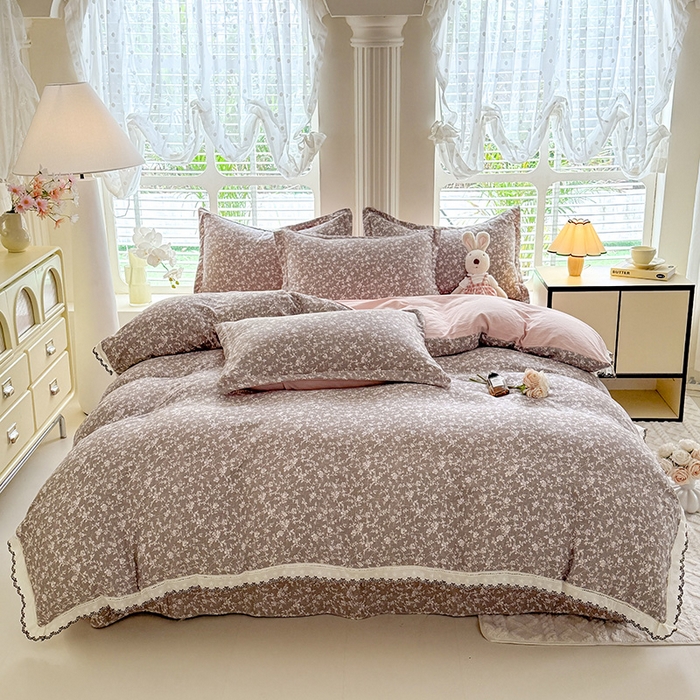 91家纺网 家纺一手货源 找家纺 韩约家纺 2025新款1全棉镂空双色刺绣花边床单款加厚棉麻四件套 朝歌