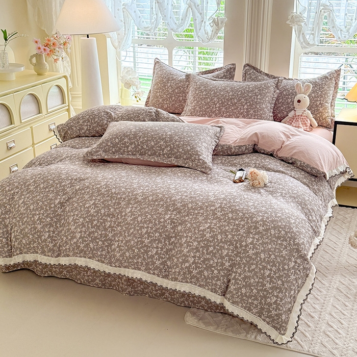 91家纺网 家纺一手货源 找家纺 韩约家纺 2025新款1全棉镂空双色刺绣花边床单款加厚棉麻四件套 朝歌