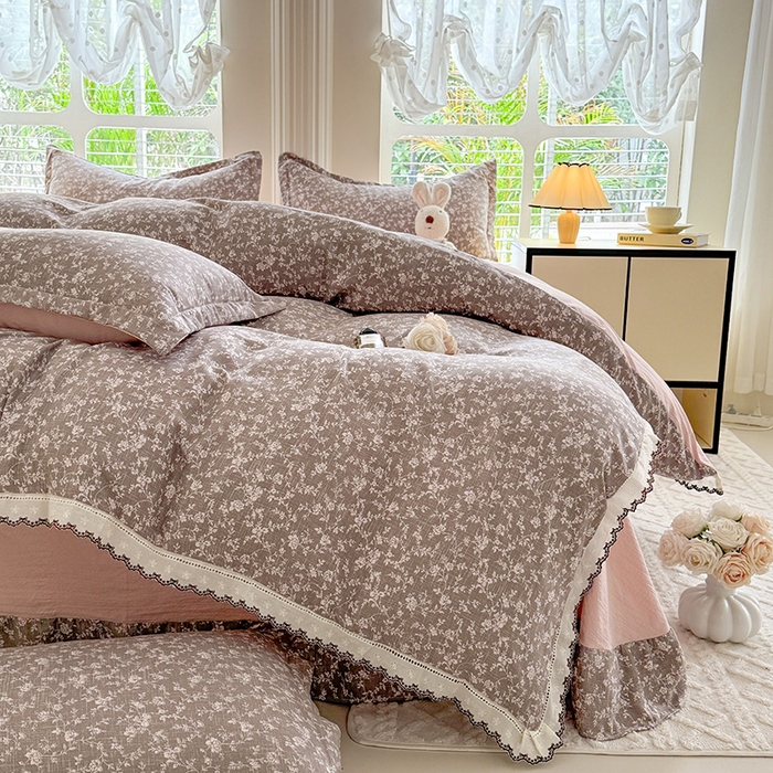 91家纺网 家纺一手货源 找家纺 韩约家纺 2025新款1全棉镂空双色刺绣花边床单款加厚棉麻四件套 朝歌