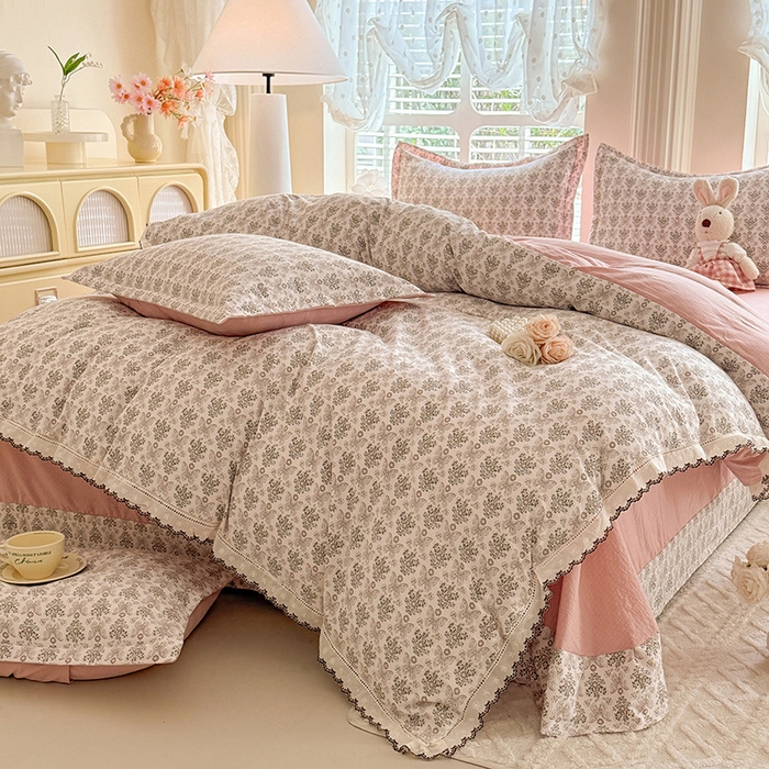 91家纺网 家纺一手货源 找家纺 韩约家纺 2025新款1全棉镂空双色刺绣花边床单款加厚棉麻四件套 蝶语香