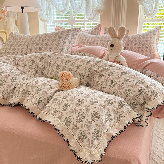 91家纺网 家纺一手货源 找家纺 韩约家纺 2025新款1全棉镂空双色刺绣花边床单款加厚棉麻四件套 蝶语香