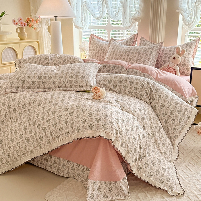 91家纺网 家纺一手货源 找家纺 韩约家纺 2025新款1全棉镂空双色刺绣花边床单款加厚棉麻四件套 蝶语香