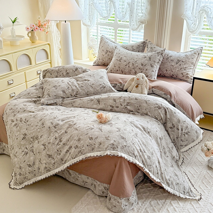 91家纺网 家纺一手货源 找家纺 韩约家纺 2025新款1全棉镂空双色刺绣花边床单款加厚棉麻四件套 梵婷