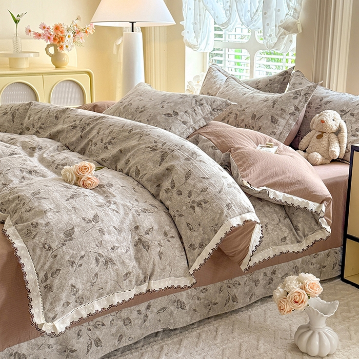 91家纺网 家纺一手货源 找家纺 韩约家纺 2025新款1全棉镂空双色刺绣花边床单款加厚棉麻四件套 梵婷