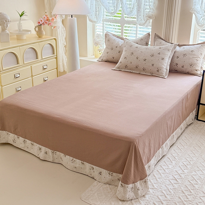 91家纺网 家纺一手货源 找家纺 韩约家纺 2025新款1全棉镂空双色刺绣花边床单款加厚棉麻四件套 花玉寻