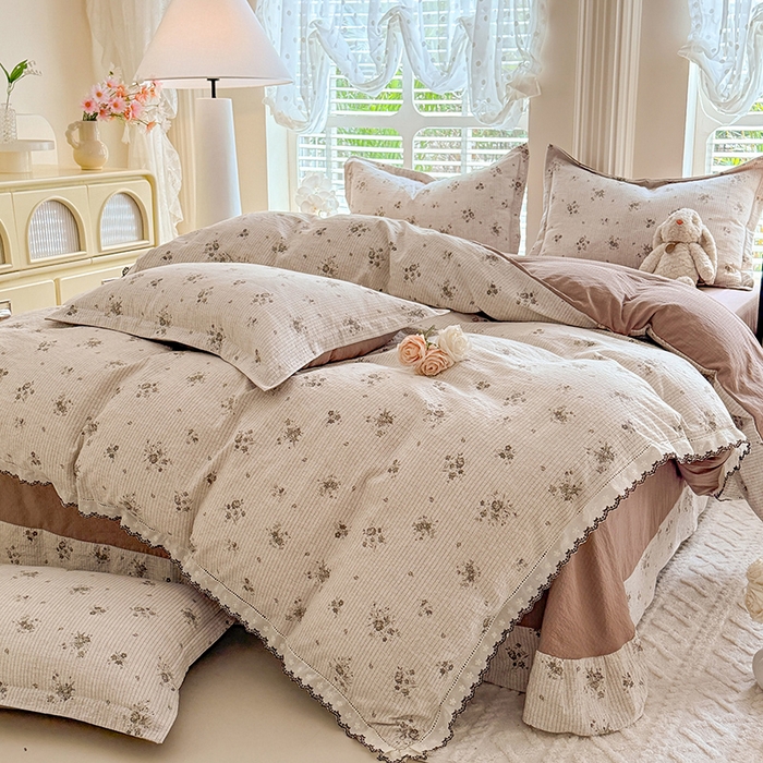 91家纺网 家纺一手货源 找家纺 韩约家纺 2025新款1全棉镂空双色刺绣花边床单款加厚棉麻四件套 花玉寻