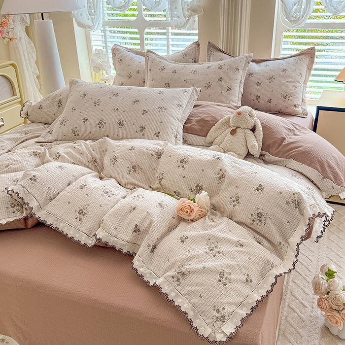 91家纺网 家纺一手货源 找家纺 韩约家纺 2025新款1全棉镂空双色刺绣花边床单款加厚棉麻四件套 花玉寻