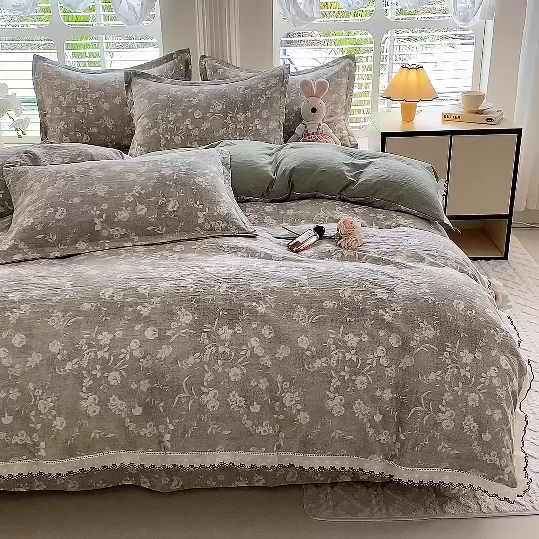 91家纺网 家纺一手货源 找家纺 韩约家纺 2025新款1全棉镂空双色刺绣花边床单款加厚棉麻四件套 美伊