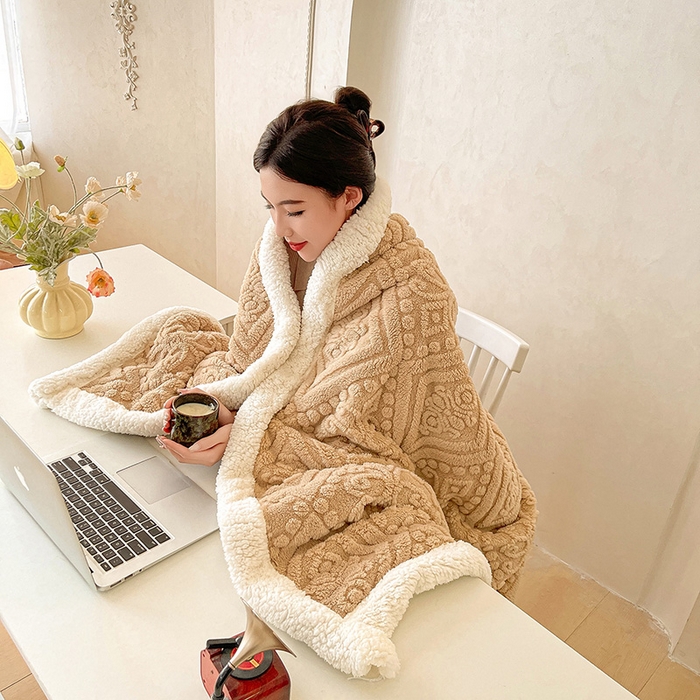 91家纺网 家纺一手货源 找家纺 世纪绒品 2025新款5D雕花毛毯 焦糖