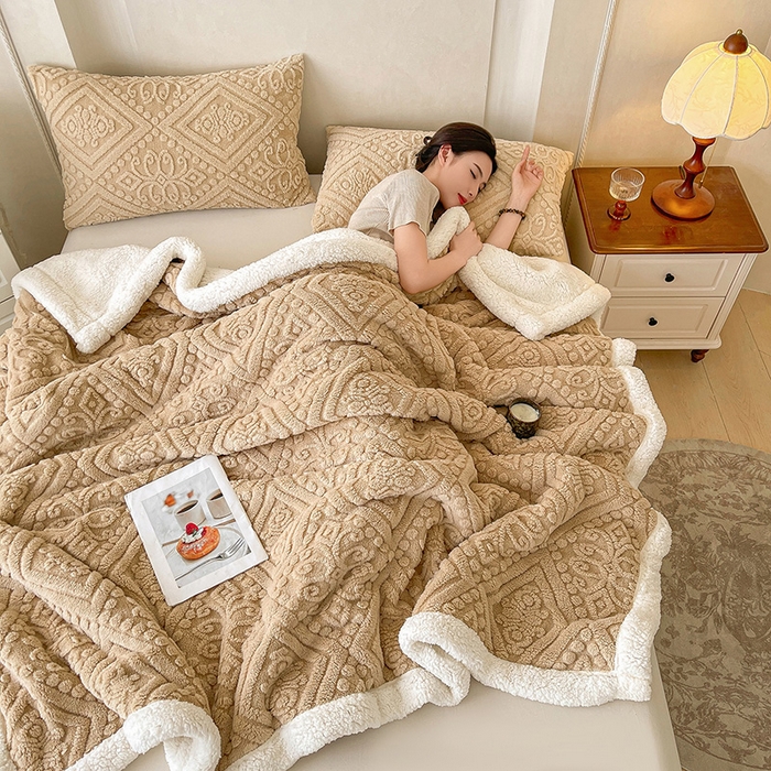 91家纺网 家纺一手货源 找家纺 世纪绒品 2025新款5D雕花毛毯 焦糖