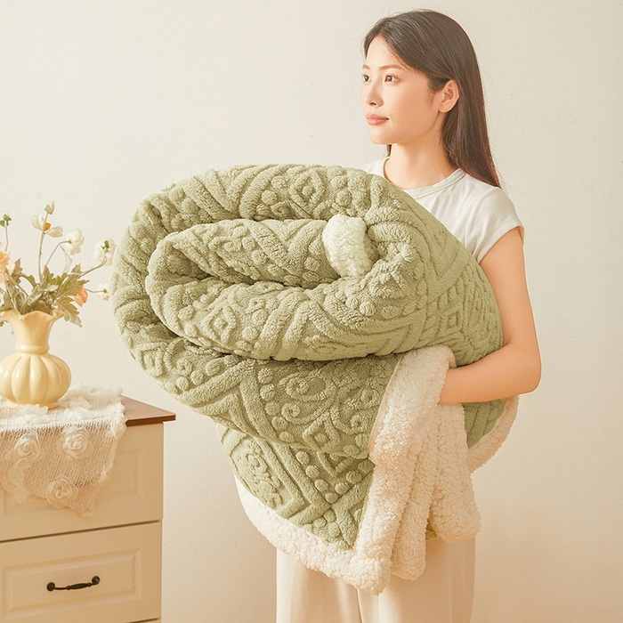 91家纺网 家纺一手货源 找家纺 世纪绒品 2025新款5D雕花毛毯 抹茶绿