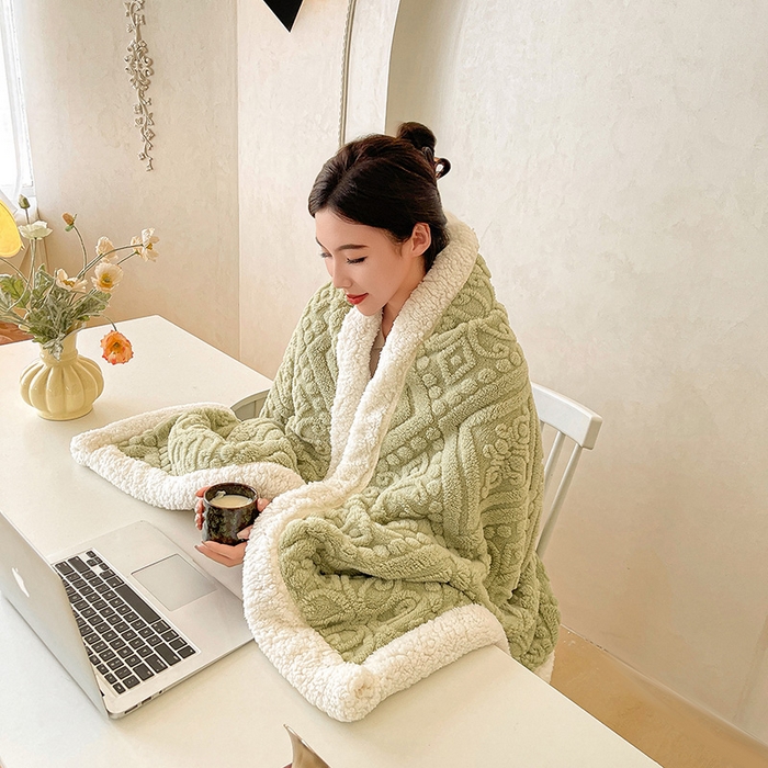 91家纺网 家纺一手货源 找家纺 世纪绒品 2025新款5D雕花毛毯 抹茶绿