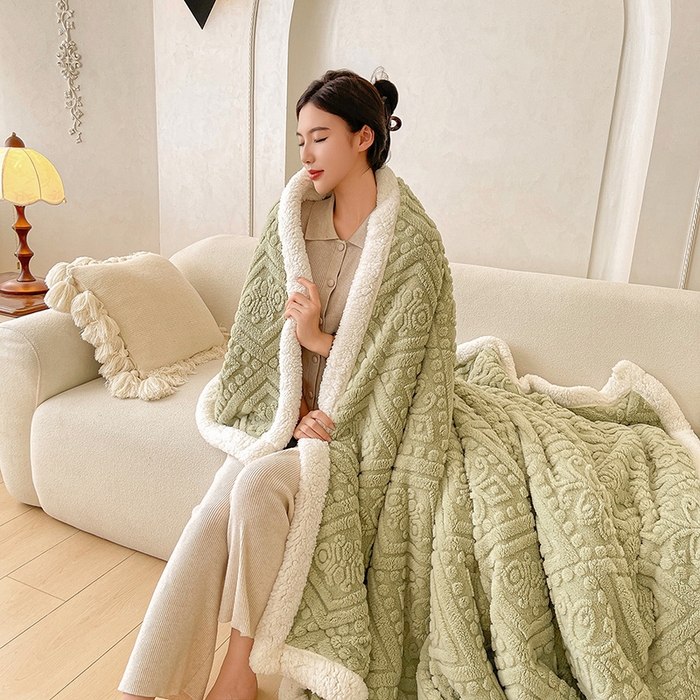 91家纺网 家纺一手货源 找家纺 世纪绒品 2025新款5D雕花毛毯 抹茶绿