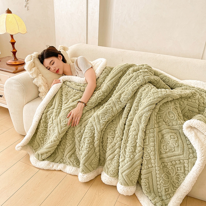 91家纺网 家纺一手货源 找家纺 世纪绒品 2025新款5D雕花毛毯 抹茶绿