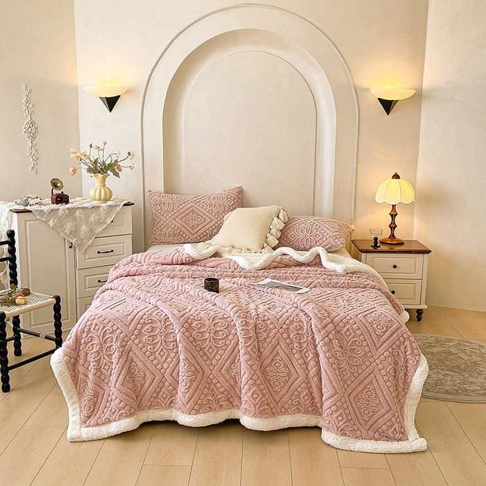 91家纺网 家纺一手货源 找家纺 世纪绒品 2025新款5D雕花毛毯 樱花粉