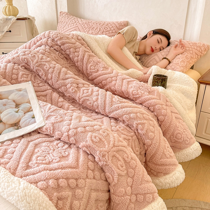 91家纺网 家纺一手货源 找家纺 世纪绒品 2025新款5D雕花毛毯 樱花粉