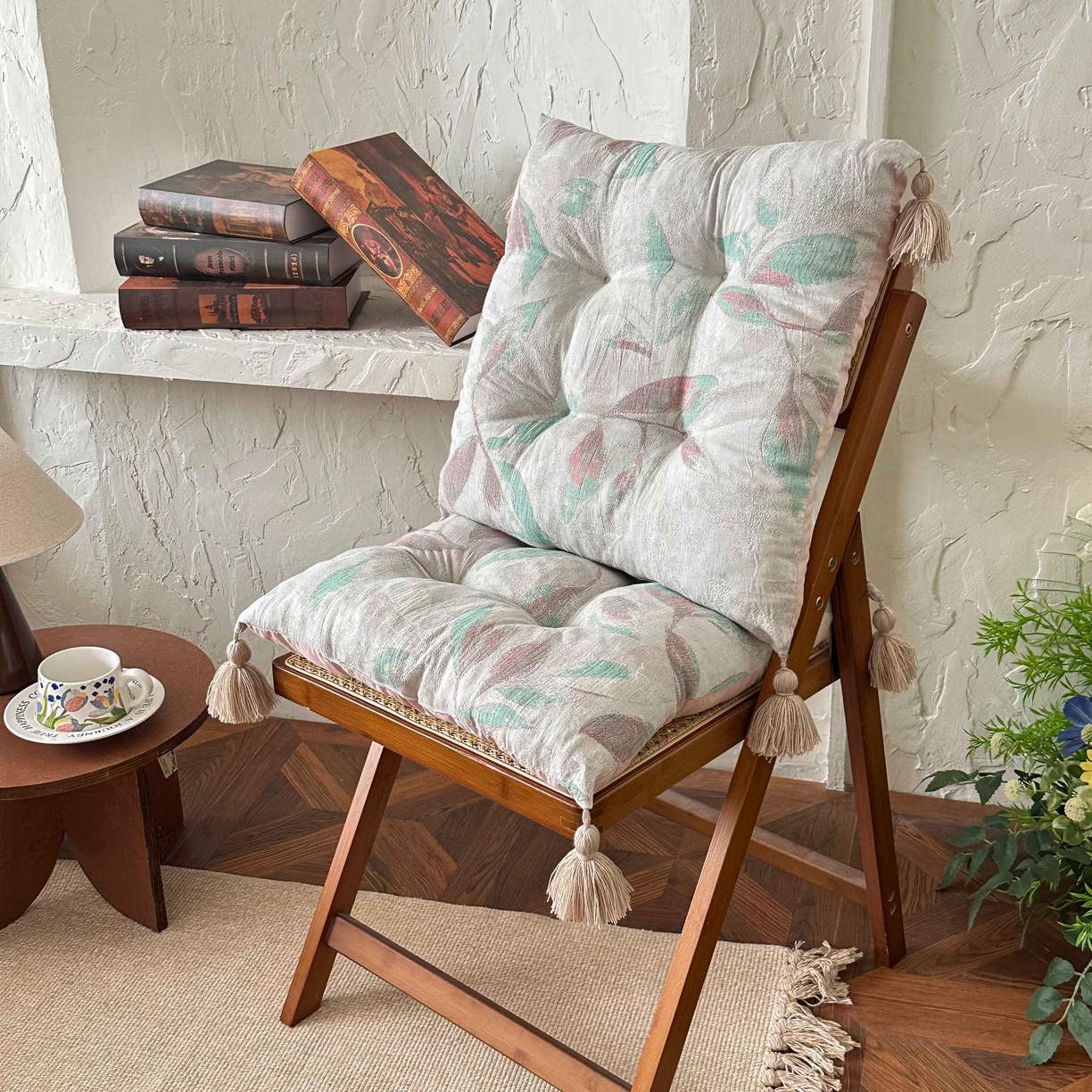 91家纺网 家纺一手货源 找家纺 番茄+ 2025新款棉麻提花流苏坐垫沙发坐垫 流苏绿叶