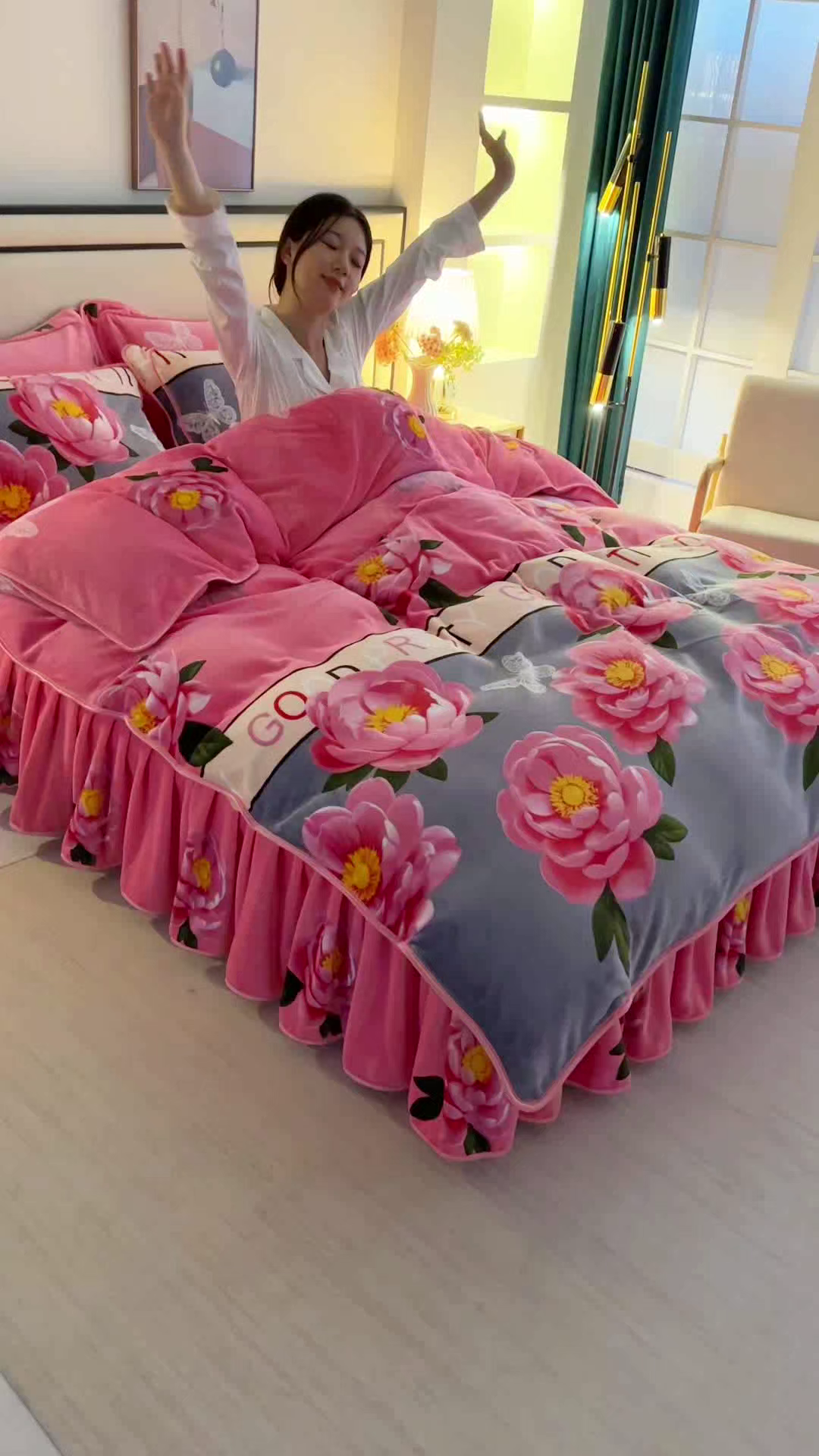 91家纺网 家纺一手货源 找家纺 望淮 2025新款230g印花金貂绒牛奶绒四件套 花香怡然