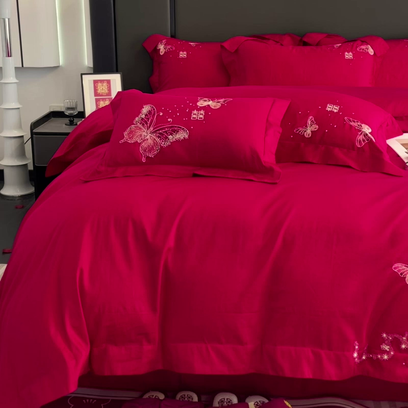91家纺网 家纺一手货源 找家纺 2025婚庆A类全棉四件套纯棉被套重工刺绣简约红色床单长绒棉结婚爆款床上用品 琉璃蝶梦-喜庆红