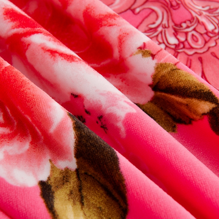 91家纺网 家纺一手货源 找家纺 2025新款230克8.5斤加厚高克重牛奶绒金貂绒法莱绒四件套冬季加绒法兰绒床裙款 花香迷人