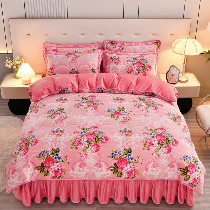 91家纺网 家纺一手货源 找家纺 2025新款230克8.5斤加厚高克重牛奶绒金貂绒法莱绒四件套冬季加绒法兰绒床裙款 红粉佳人