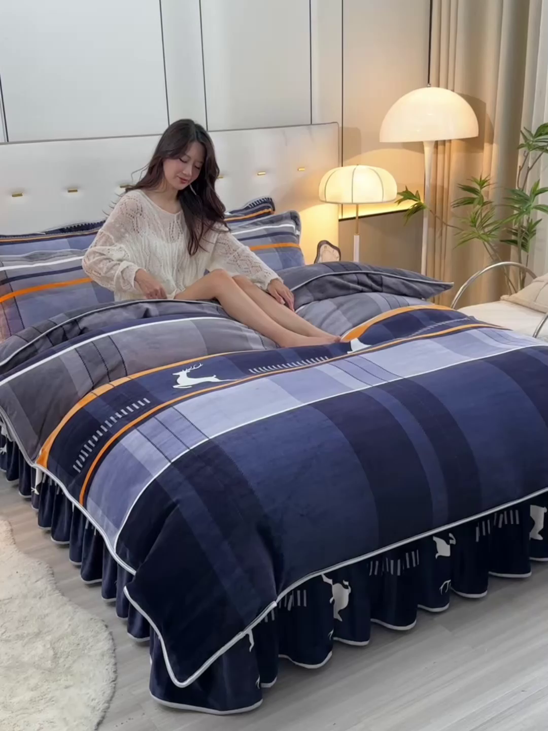 91家纺网 家纺一手货源 找家纺 2025新款230克8.5斤加厚高克重牛奶绒金貂绒法莱绒四件套冬季加绒法兰绒床裙款 极简主义