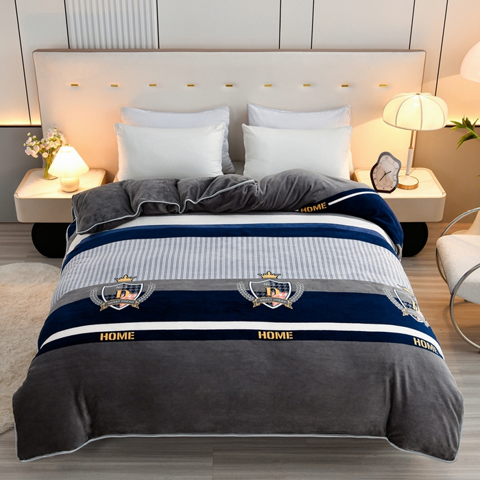 91家纺网 家纺一手货源 找家纺 2025新款230克8.5斤加厚高克重牛奶绒金貂绒法莱绒四件套冬季加绒法兰绒床裙款 英伦风格