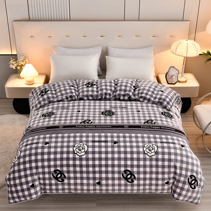 91家纺网 家纺一手货源 找家纺 2025新款230克8.5斤加厚高克重牛奶绒金貂绒法莱绒四件套冬季加绒法兰绒床裙款 小香格