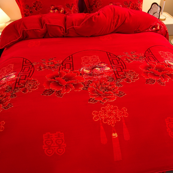 91家纺网 家纺一手货源 找家纺 2025新款230克8.5斤加厚高克重牛奶绒金貂绒法莱绒四件套冬季加绒法兰绒床裙款 喜结良缘